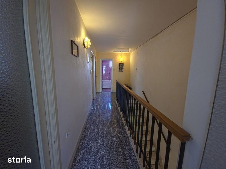 Casă cu 6 camere cu Canalizare în Universitate