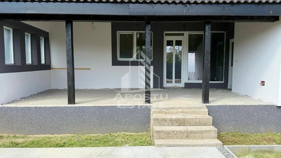 Duplex cu 4 camere cu Canalizare în Parța