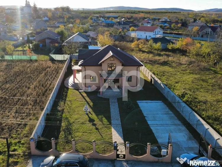 Casă cu 5 camere cu Teren 1019 Mp în Sascut