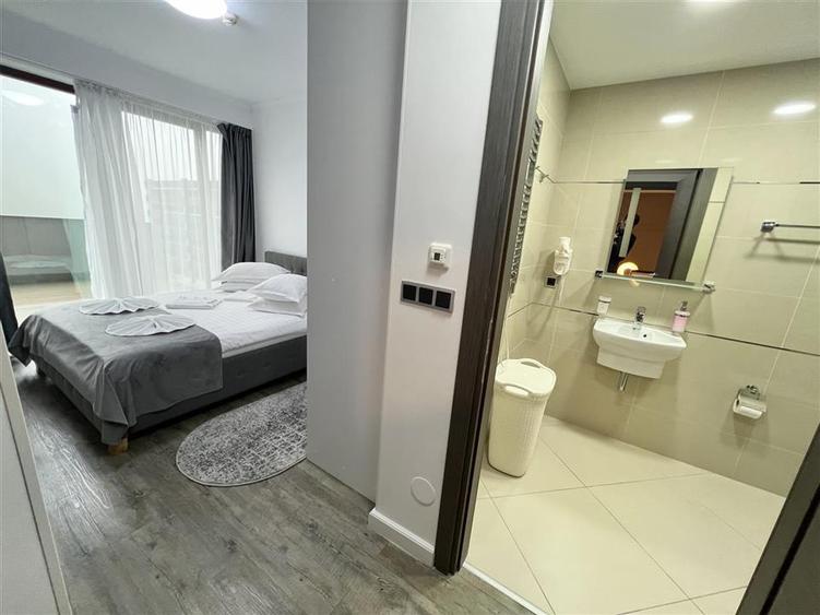 Apartament cu 4 camere decomandat, mobilat în Poiana Brașov