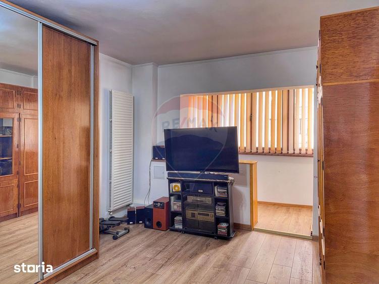 Apartament cu 2 camere decomandat, mobilat în Polonă