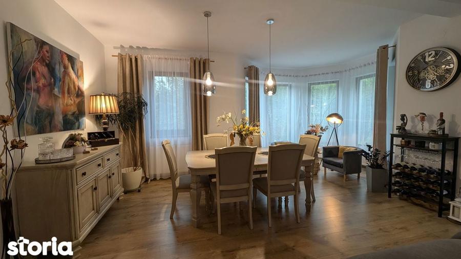 Casă cu 5 camere cu Teren 1500 Mp în Central