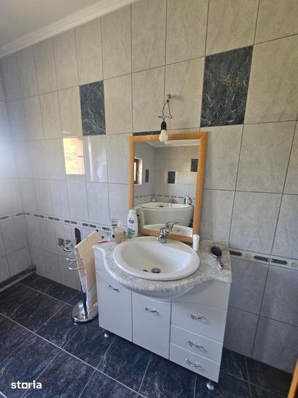Casă cu 4 camere cu Teren 250 Mp în Valea Iașului