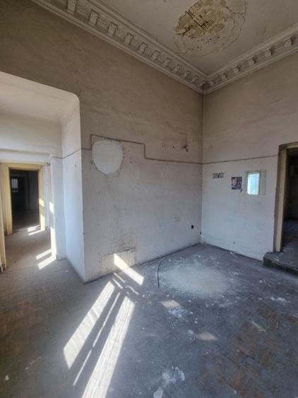 Casa lui Nicolae Dinischiotu - 60 camere - Imobil Istoric - 13