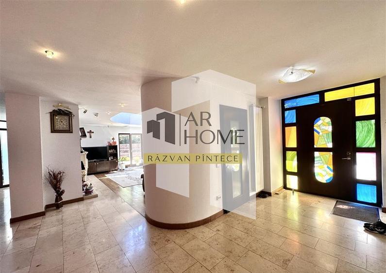 Proprietate impresionanta cu piscina interioara, zona centra - 17