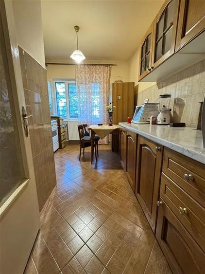 Apartament 3 camere, etaj 1, zona Garii , decomandat, parcare - 4