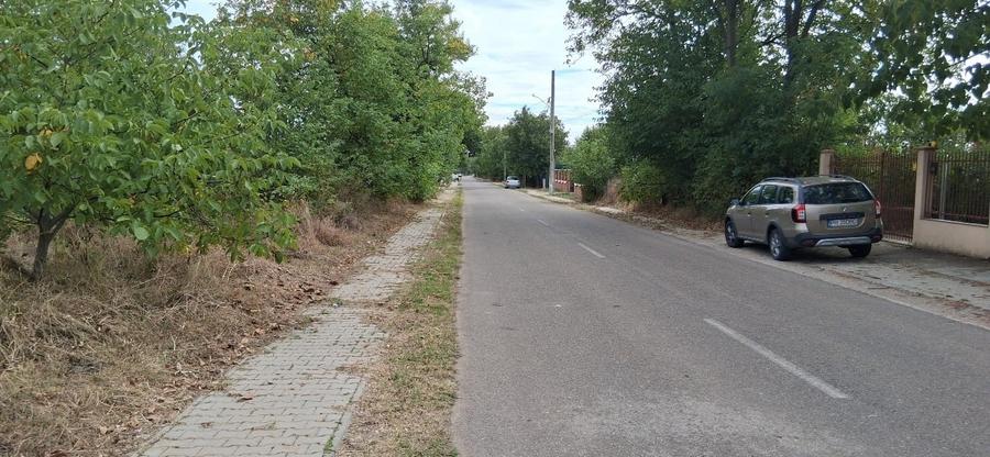 Teren intravilan 836 mp , deschidere 24 ml , zona linistita - 3