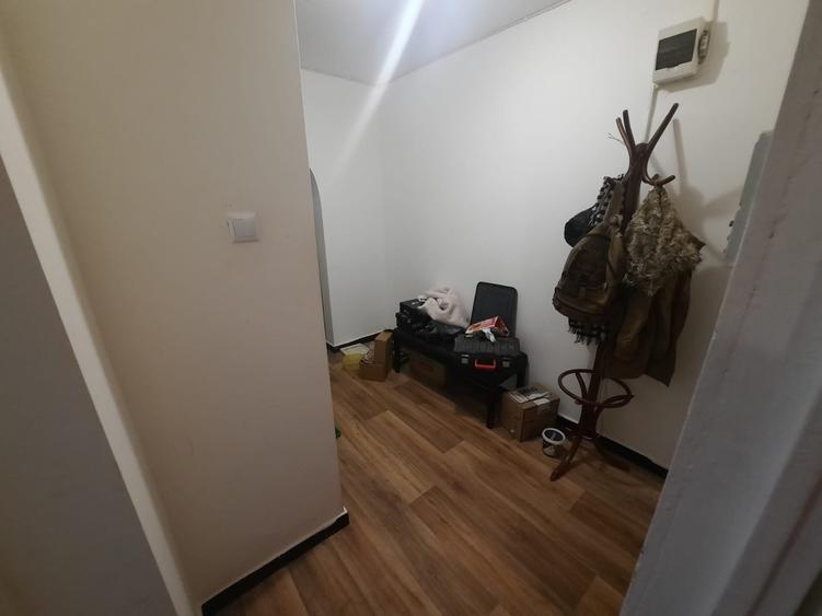 Apartament cu 3 camere decomandat, zona Cug - 11
