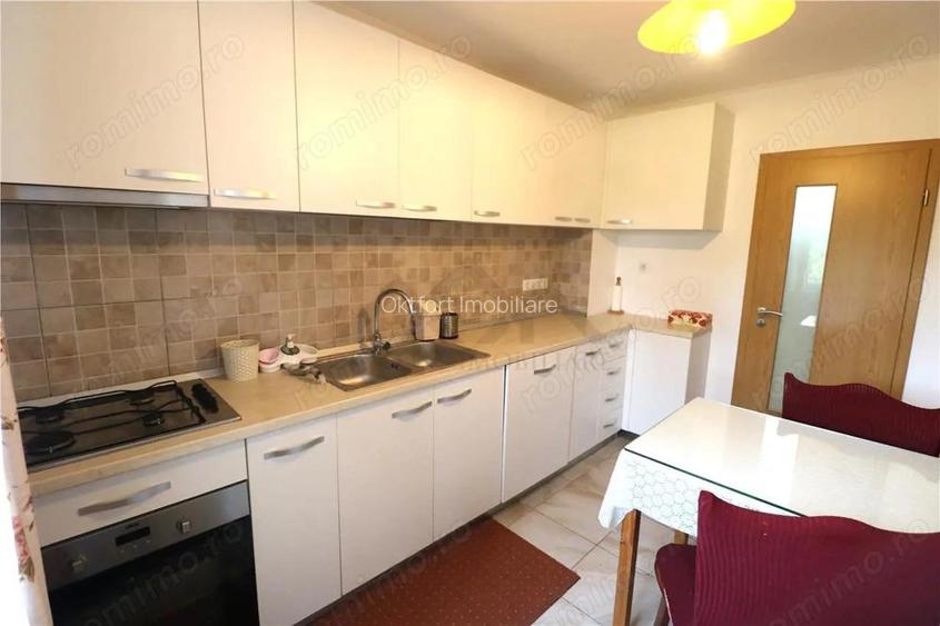 Apartament 3 camere, decomandat ,centrala proprie, zona Aradului