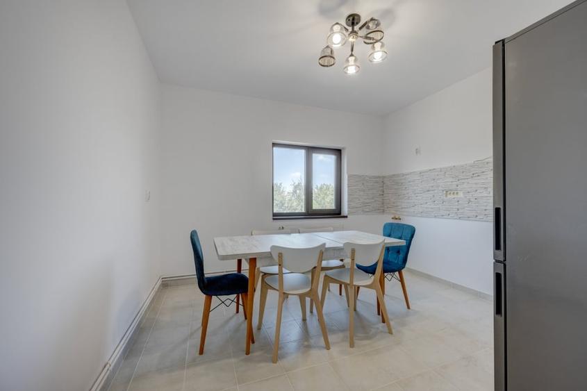 O proprietate imobiliara deosebita, formata din casa si mult teren! - 14