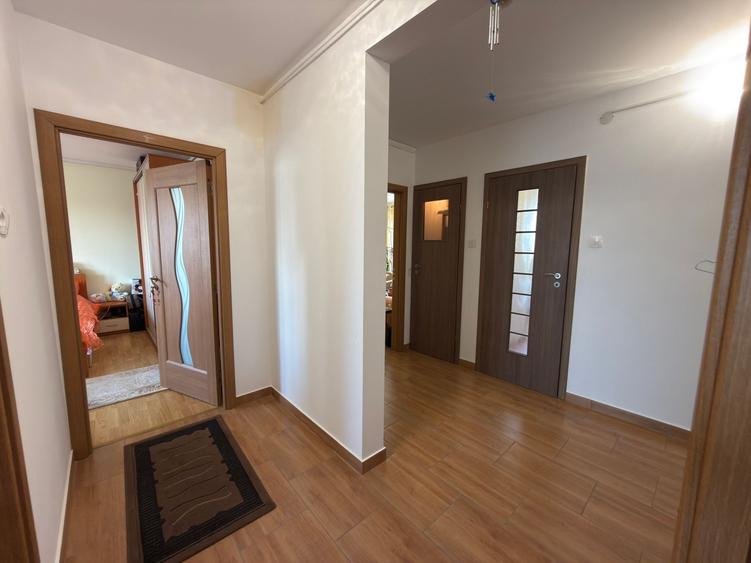 Apartament 4 camere, cetrala termica, boxa 12 mp in acte, str. Gura Ialomitei 5 - 6