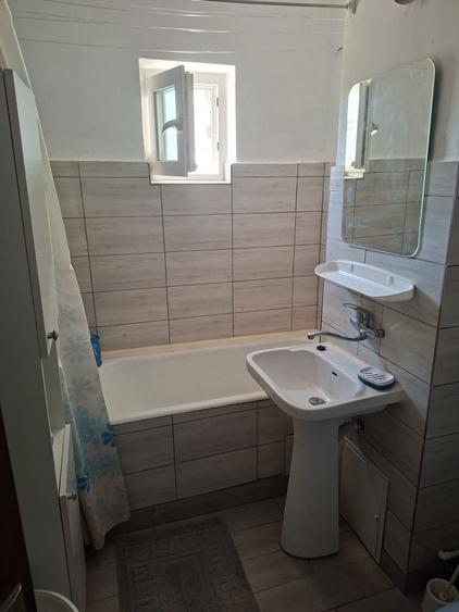 inchiriez apartament 2 camere decomandat - 3