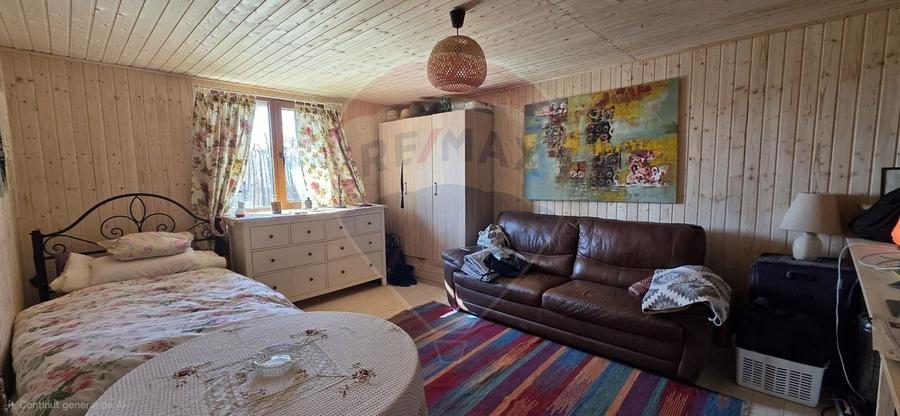 Casa renovata complet 3 camere de vanzare Crevedia 277mp teren - 1