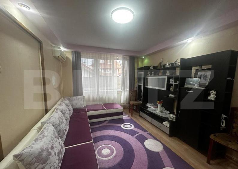 Apartament 3 camere, 70 mp , zona 8 Mai - 11