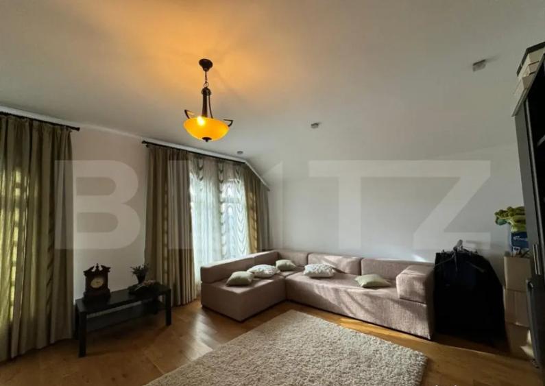 Casa impresionanta , 250 mp , cu gradina generoasa 1000 mp , - 11