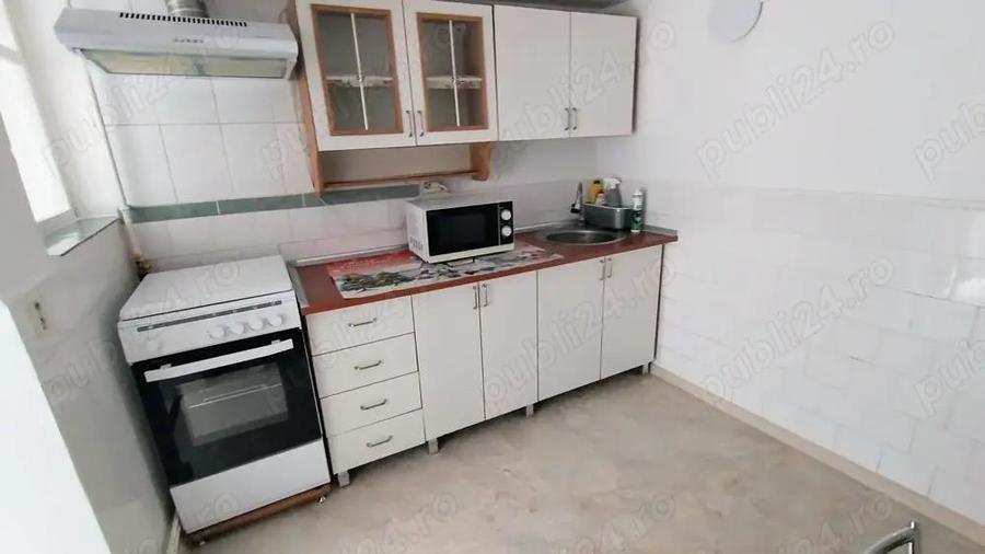 Proprietar ofer spre inchiriere garsoniera la curte 54 mp - 2