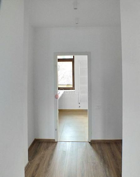 Spatiu birouri central - 11