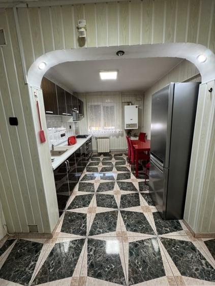 Ap 2 cam conf 1 A dec, et 4/10, zona 9 Mai-Billa - 6