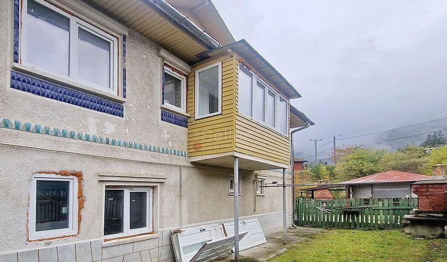 Aproape De Castelul Cantacuzino - 11