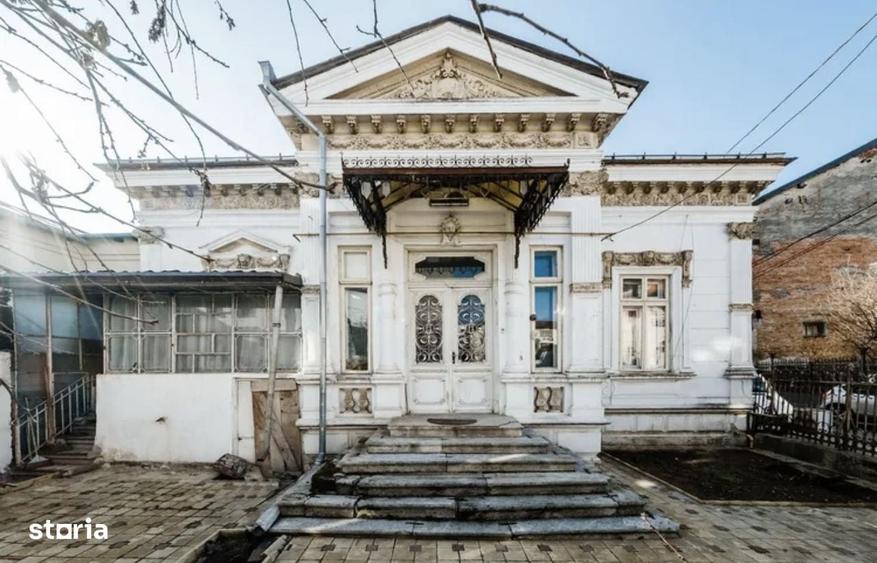 Casă cu 4 camere în Central