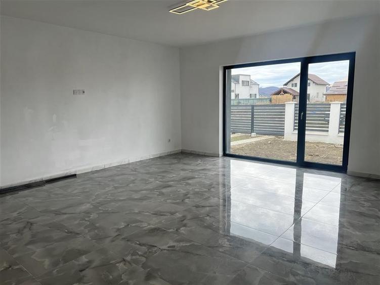 Casa individuala Cristian incalzire in pardoseala si garaj - 5
