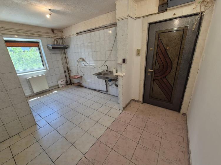 Apartament spatios etaj 2  Calea Martirilor - 3