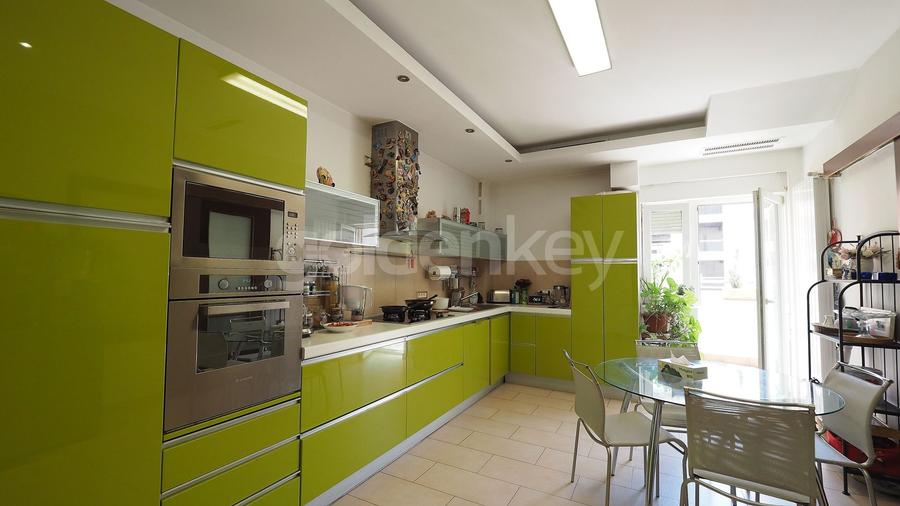 Apartament spatios cu 4 camere, 3 bai | 250mpc | 2 garaje - 5