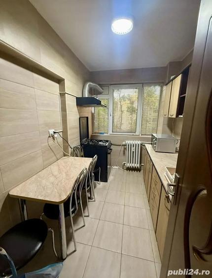 Inchiriez Apartament Renovat 3 Camere Pajura, sect. 1 - 1