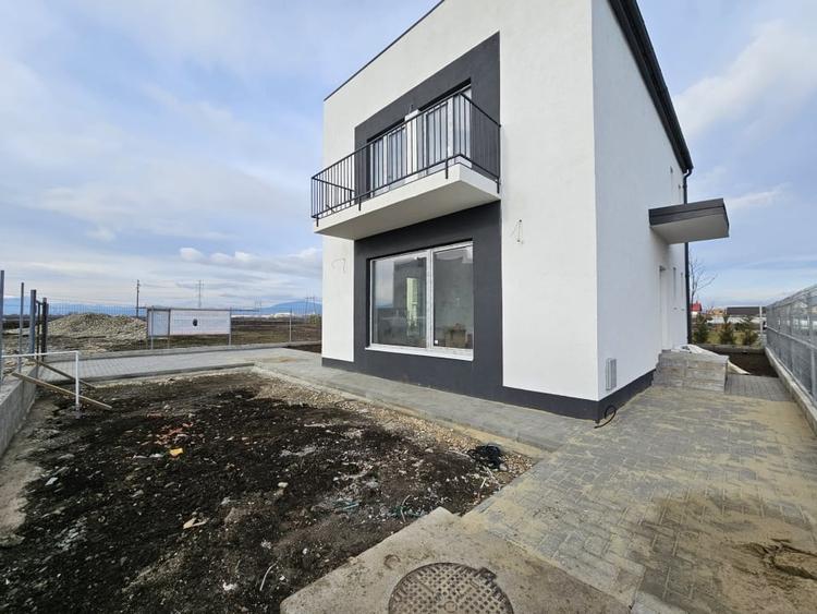 Casa individuala cu patru camere, Primaverii, Sanpetru - 1