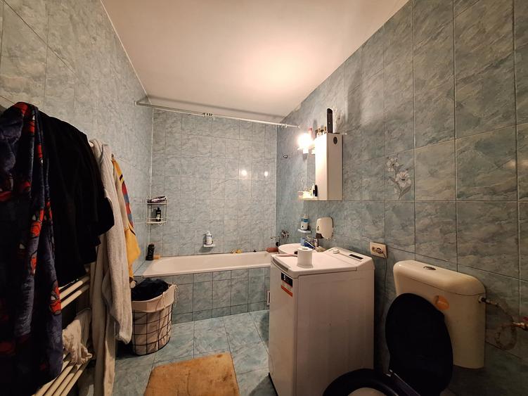 Apartament cu 2 camere, decomandat, balcon, zona Terra - 8