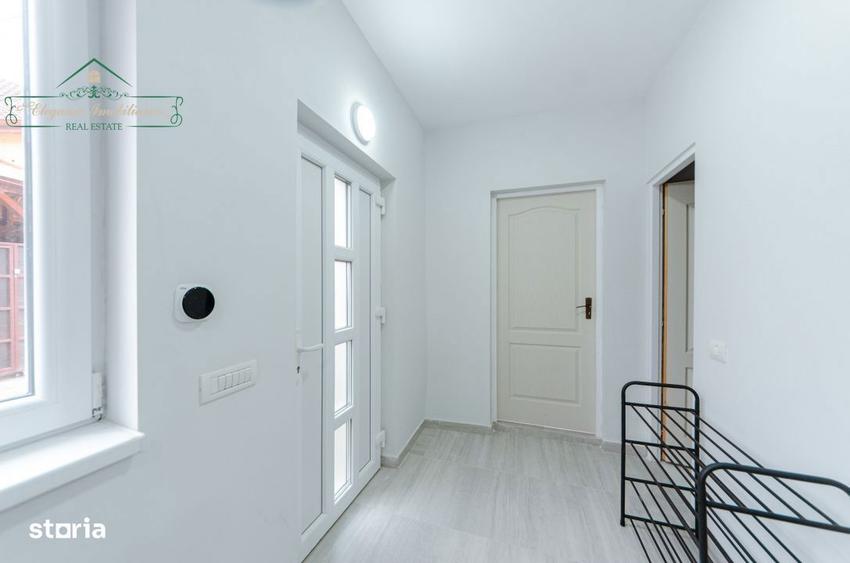 Apartament de inchiriat cu 2 camere la curte comuna, zona Centrala, Ar - 6