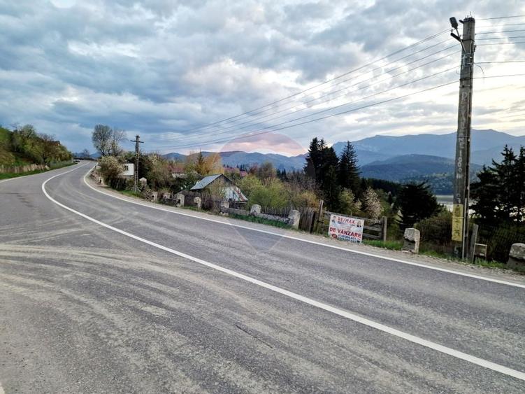 Teren cu vedere la Muntele Ceahlau - 12