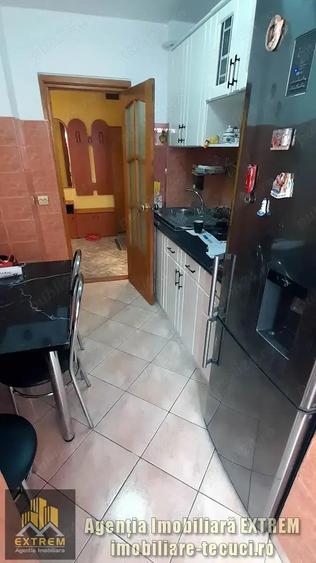 Apartament cu 3 camere, 56mp, etajul 3, in zona CEC din Tecuci - 8