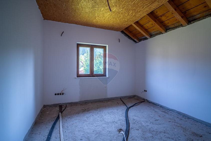 Duplex P+2E cu 7 camere de vânzare in Bușteni , 502 mp teren - 21