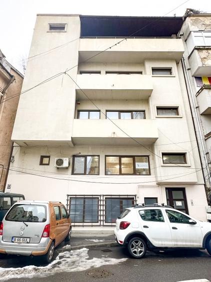 La doi pasi de Universitate - nu doar un birou ci un statut - 30