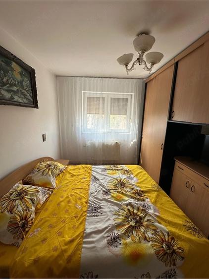 Apartament cu 3 camere semidecomandat în Aurel Vlaicu