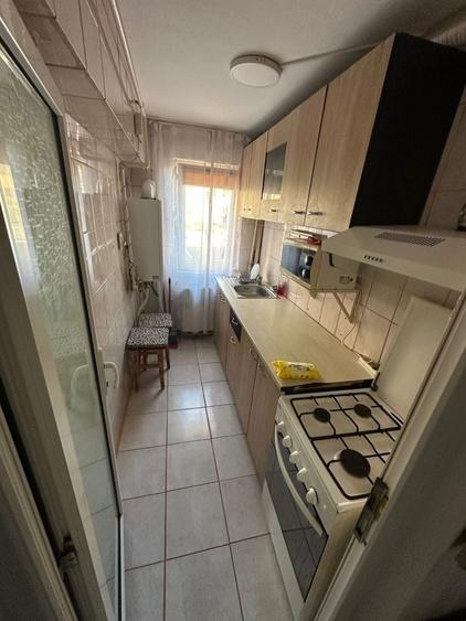 Apartament cu 3 camere în Romanești