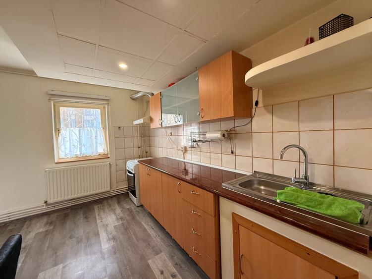 Ap. 2 camere , decomandat , centrala pe gaz - Aradului - 2