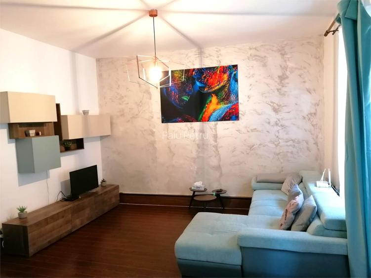 Apartament cu 2 camere decomandat în Centrul Istoric Apartament cu 2 camere decomandat în Centrul Istoric
