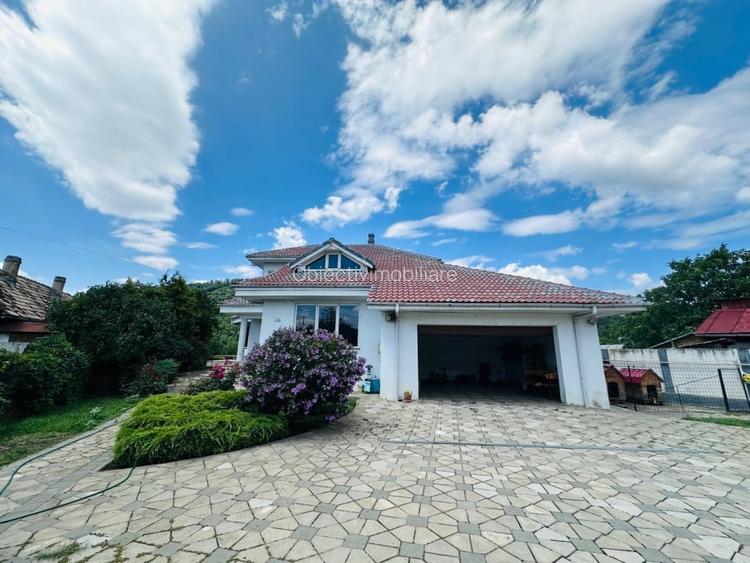 Casa de vanzare - 6 camere - Str. Darmanesti, Piatra Neamt
