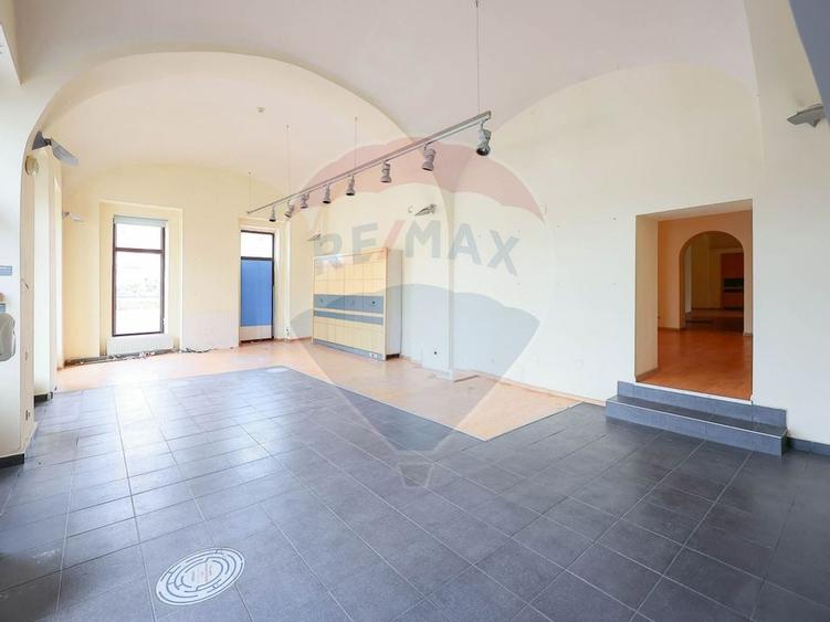 Spatiu comercial 200mp, de inchiriat in Piata Unirii - 18