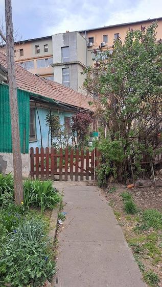 Investi?ie! Teren+casa ultracentral in Oradea - 1