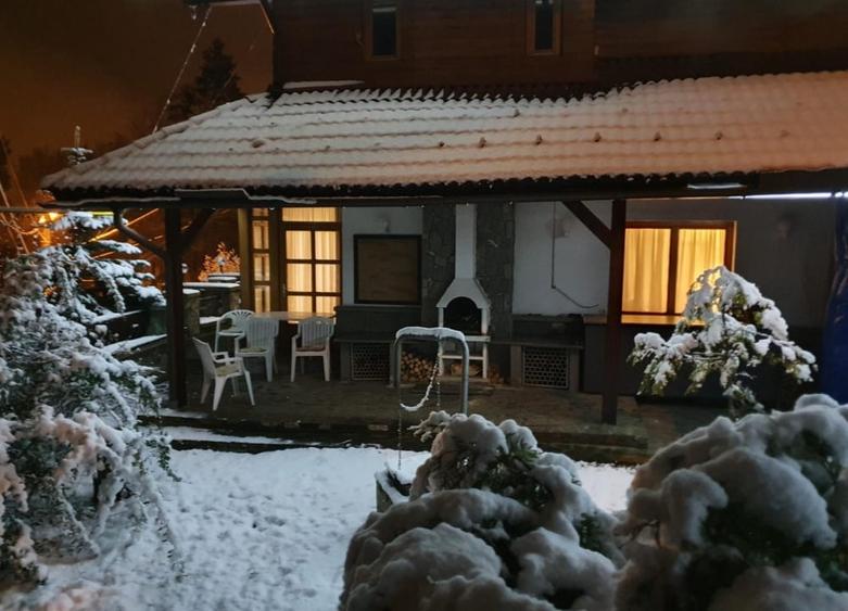 Casa spectaculoasa in Sinaia, cu facilitati de resort si panorama unica - 2