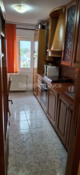 Apartament 2 camere,   hol patrat , logie, balcon imbunatatit cu CT si AC.