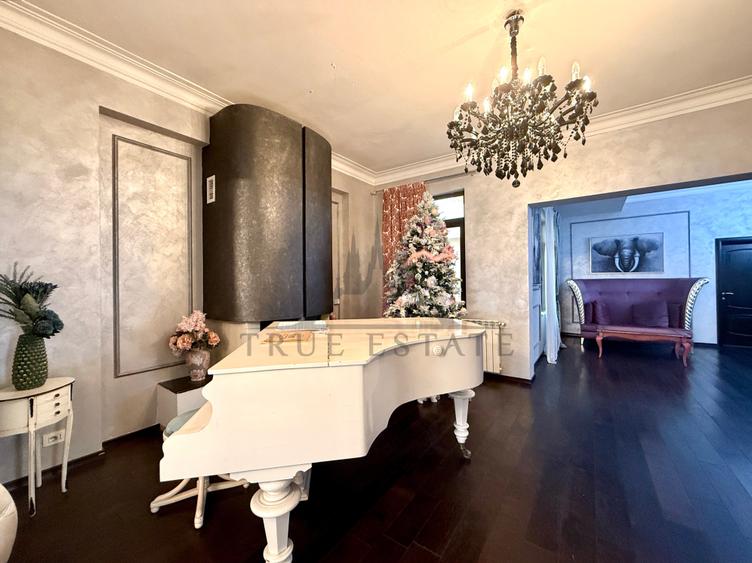 Apartament cu 10 camere decomandat, mobilat în Capitale