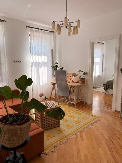 Apartament cu 2 camere semidecomandat, mobilat în Moșilor