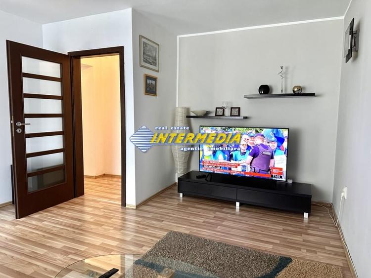 Apartament cu 2 camere decomandat, mobilat în Central