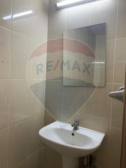 Spațiu comercial, de 70 mp, în Săsar