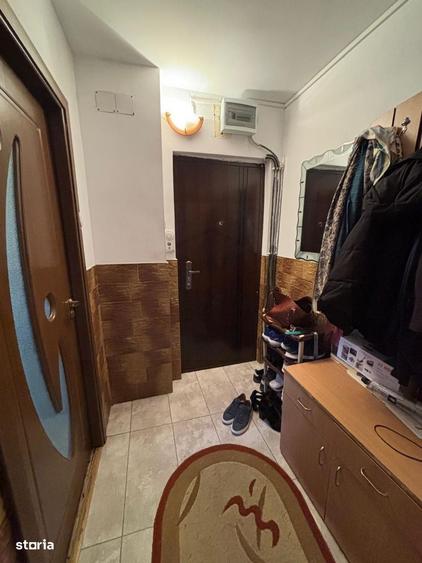 Apartament cu 3 camere semidecomandat în Brazda lui Novac
