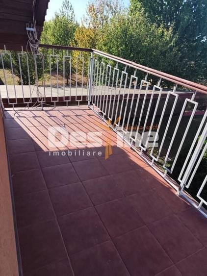 Casă individuală cu 4 camere cu Canalizare în Central